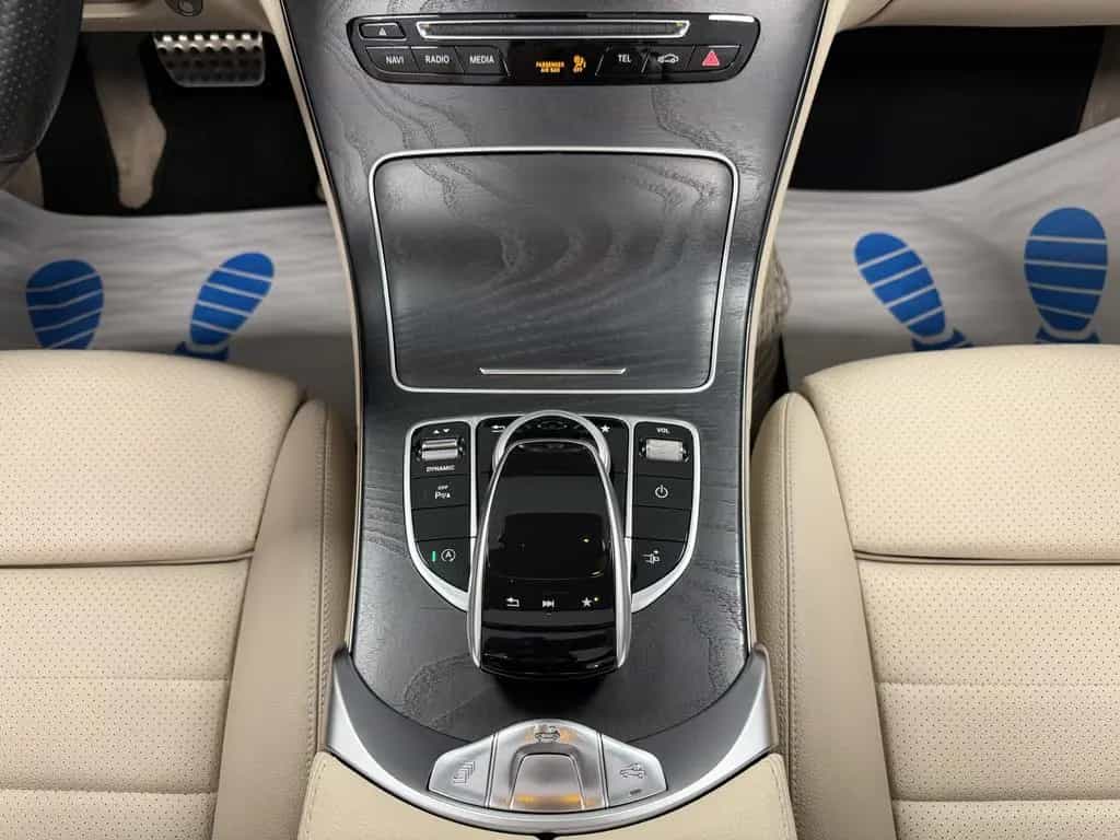 Mercedes-Benz C-Class 180 Cabrio AMG Line Airscarf ILS-LED Distr.+ 11/2016-photo-22