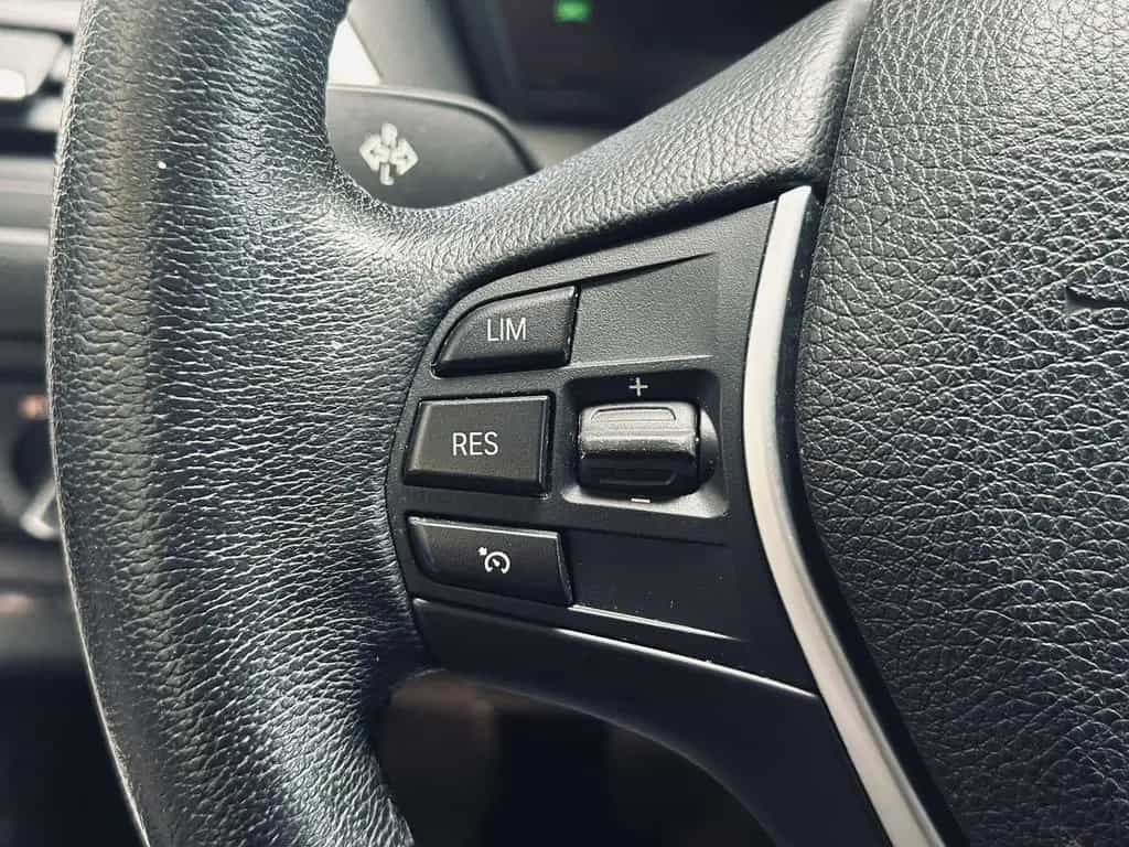 BMW 1 Series 118 i Advantage LED|SHZ|PDC|SPUR| 04/2019-photo-14