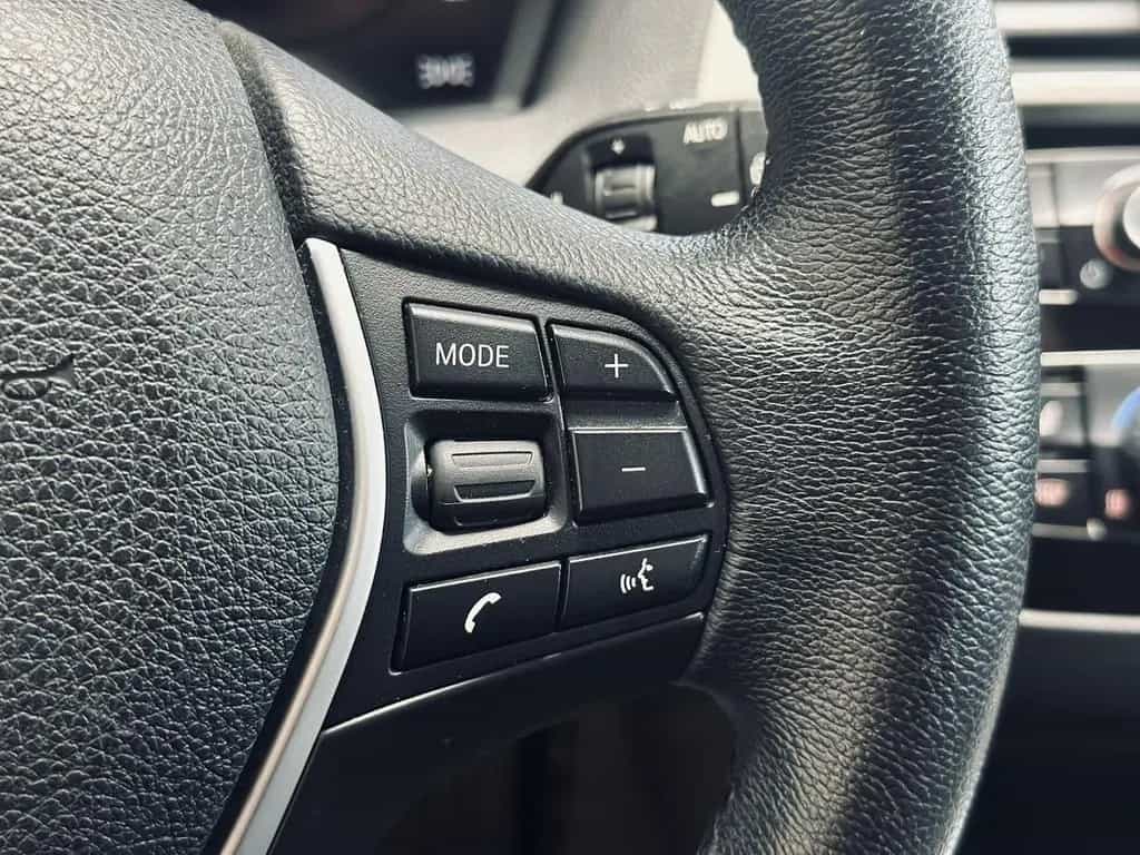 BMW 1 Series 118 i Advantage LED|SHZ|PDC|SPUR| 04/2019-photo-15