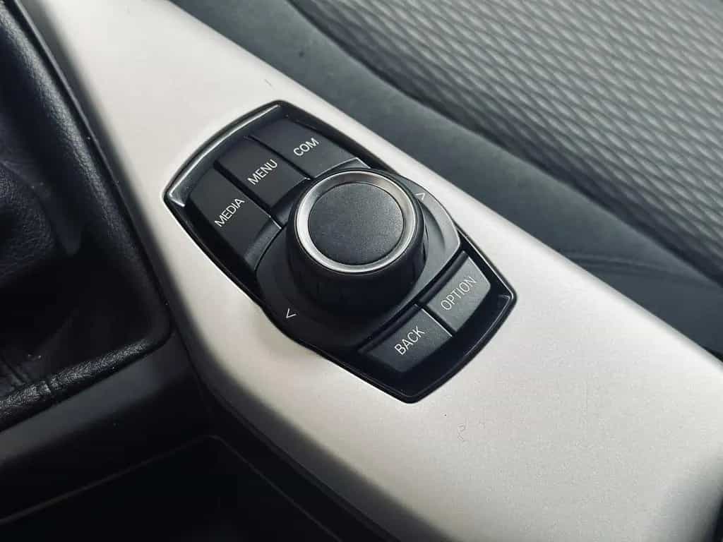 BMW 1 Series 118 i Advantage LED|SHZ|PDC|SPUR| 04/2019-photo-19
