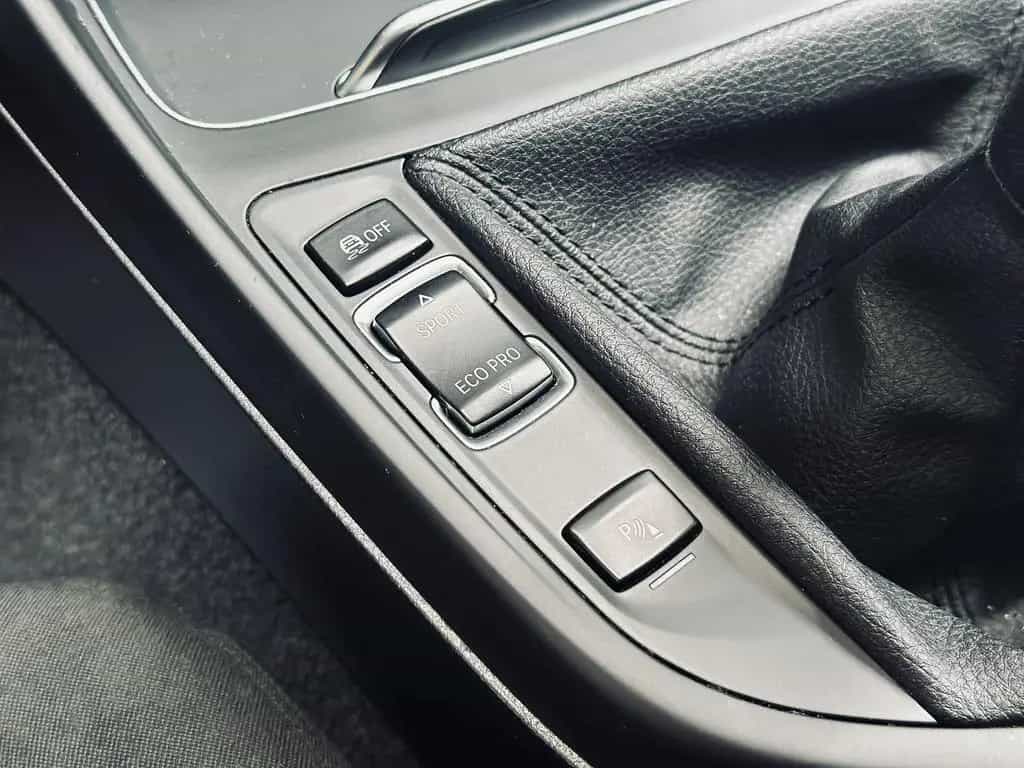 BMW 1 Series 118 i Advantage LED|SHZ|PDC|SPUR| 04/2019-photo-20