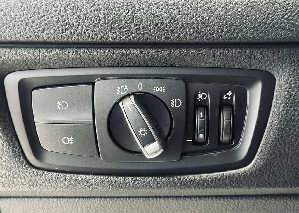 BMW 1 Series 118 i Advantage LED|SHZ|PDC|SPUR| 04/2019-photo-25