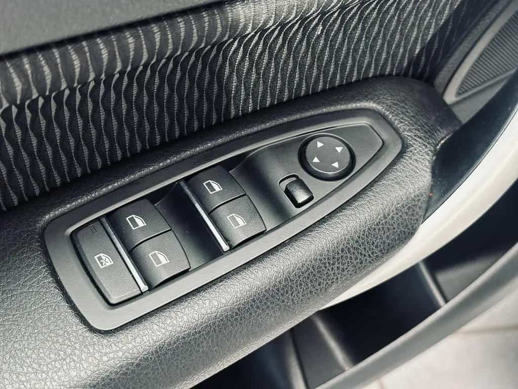 BMW 1 Series 118 i Advantage LED|SHZ|PDC|SPUR| 04/2019-photo-26
