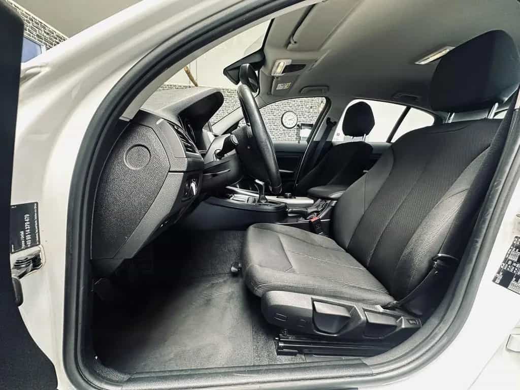 BMW 1 Series 118 i Advantage LED|SHZ|PDC|SPUR| 04/2019-photo-8
