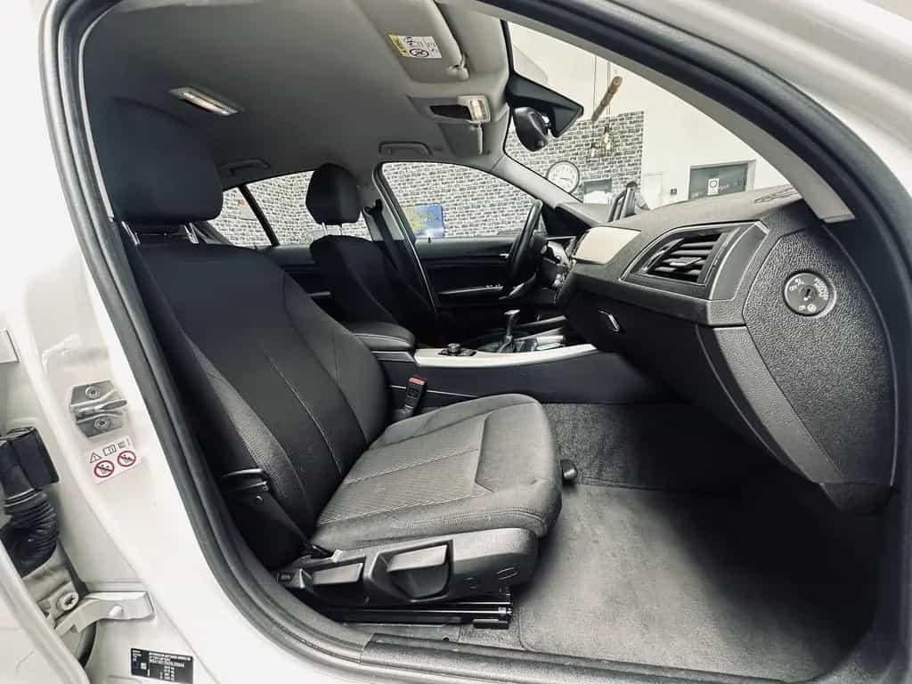 BMW 1 Series 118 i Advantage LED|SHZ|PDC|SPUR| 04/2019-photo-9