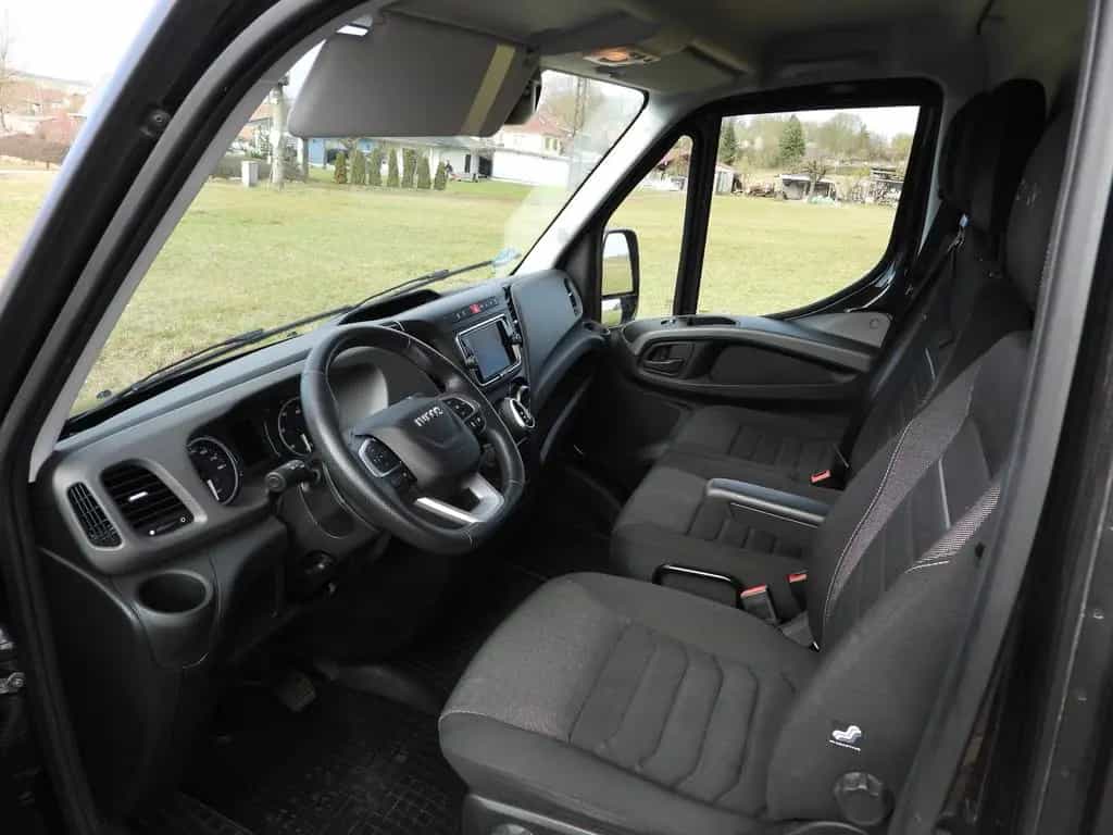 Iveco Daily 35S18 3,0L Diesel H2L3 09/2022-photo-11