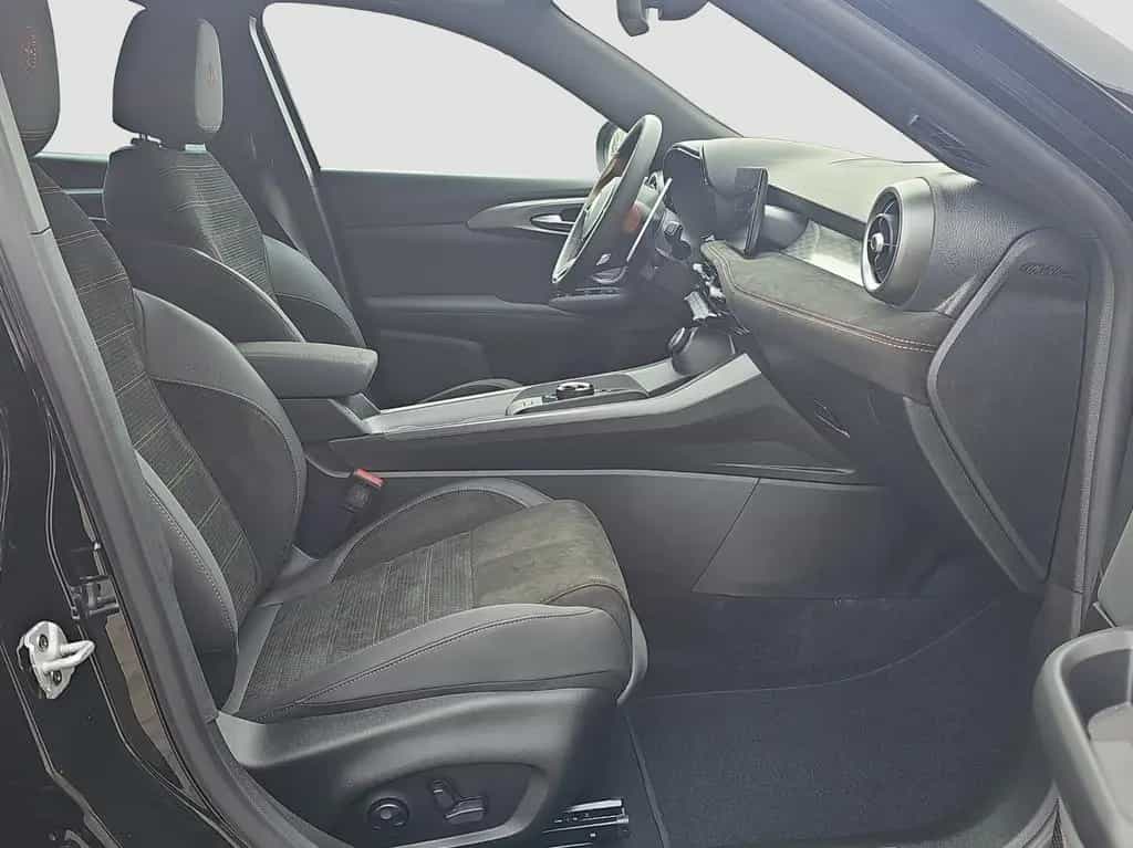 Alfa Romeo Tonale Intensa 1,5 VGT MHEV 20 Zoll 04/2026-photo-15