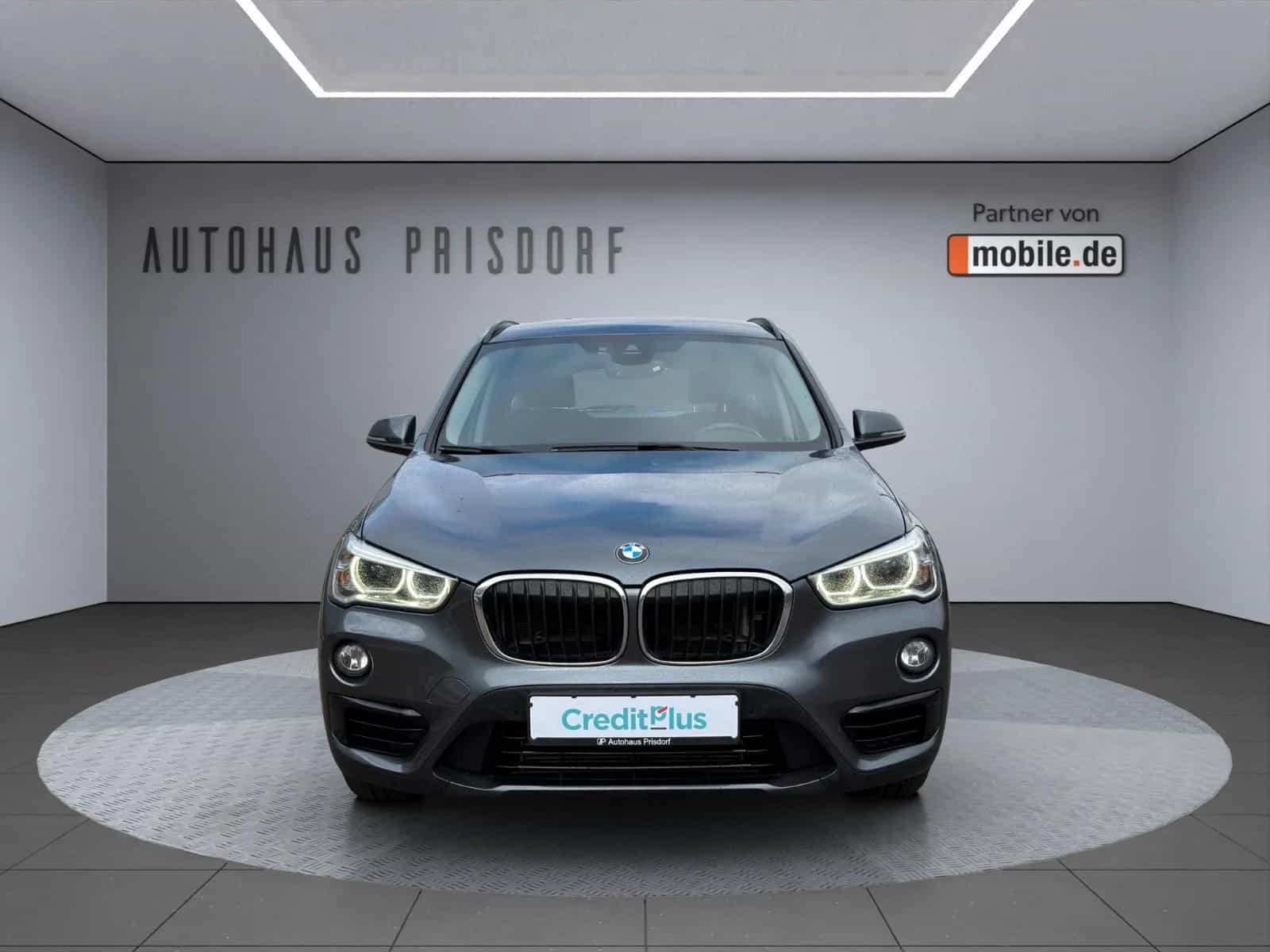 BMW X1 sDrive 20 i Sport Line/ unfallfrei/ AHK 12/2018-photo-1