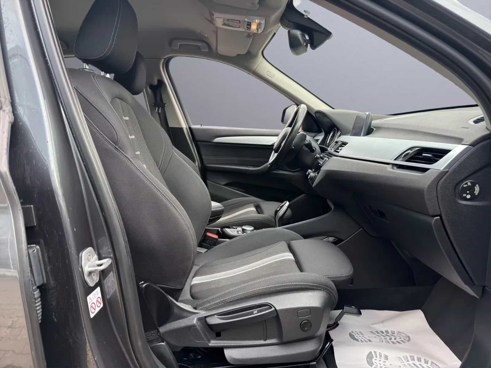 BMW X1 sDrive 20 i Sport Line/ unfallfrei/ AHK 12/2018-photo-12
