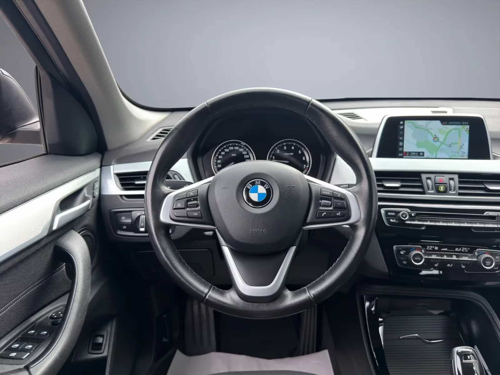 BMW X1 sDrive 20 i Sport Line/ unfallfrei/ AHK 12/2018-photo-16