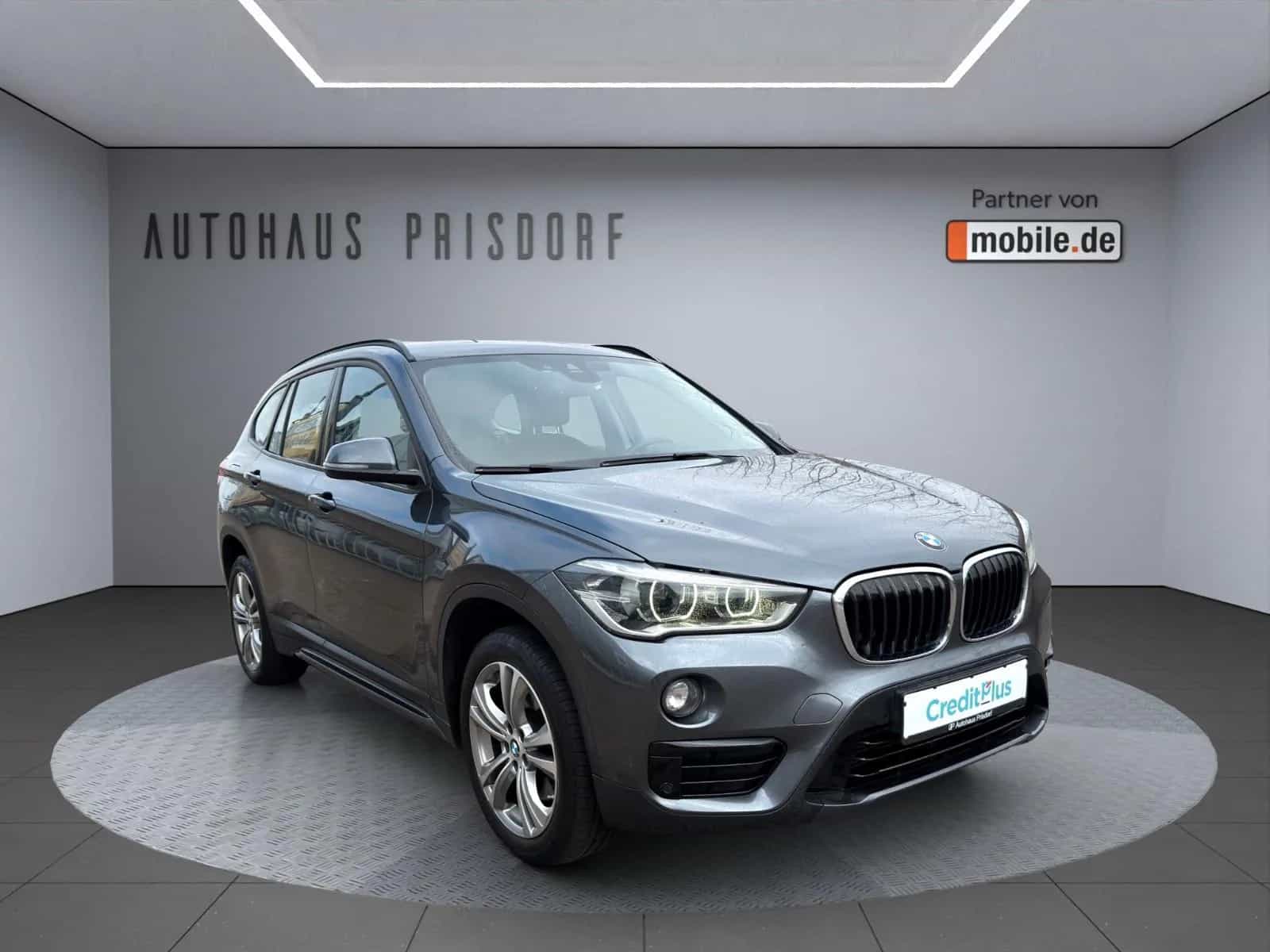 BMW X1 sDrive 20 i Sport Line/ unfallfrei/ AHK 12/2018-photo-2