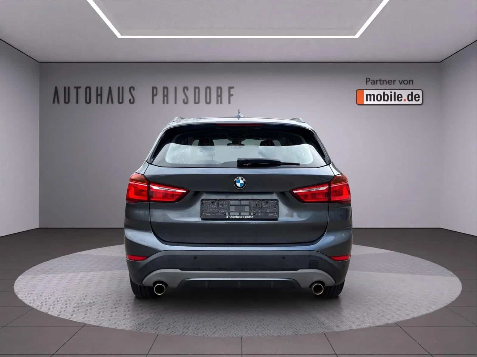 BMW X1 sDrive 20 i Sport Line/ unfallfrei/ AHK 12/2018-photo-5