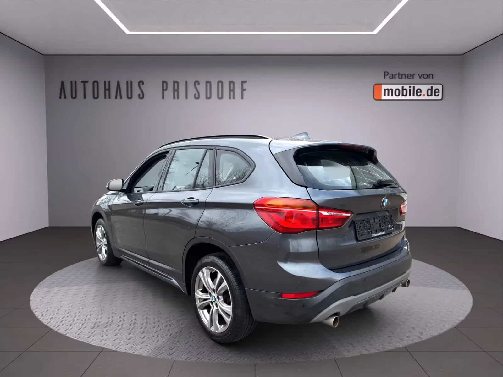 BMW X1 sDrive 20 i Sport Line/ unfallfrei/ AHK 12/2018-photo-6