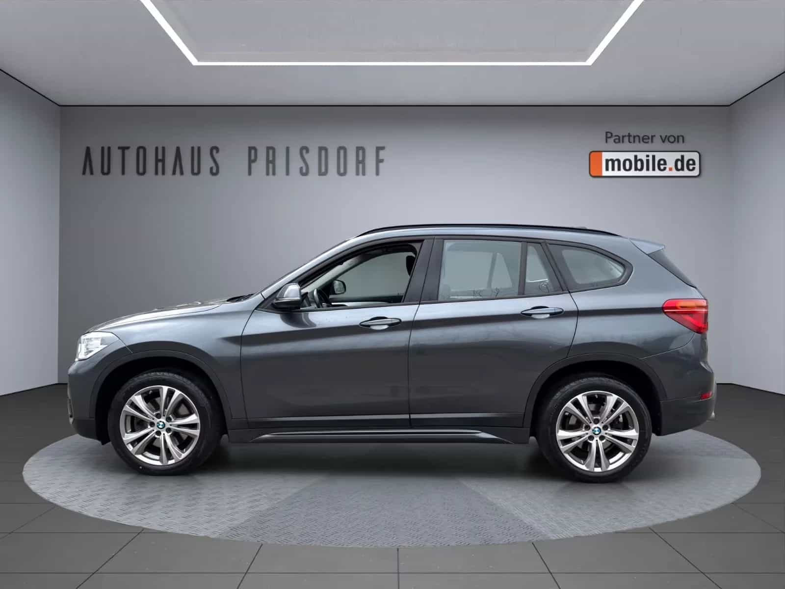 BMW X1 sDrive 20 i Sport Line/ unfallfrei/ AHK 12/2018-photo-7