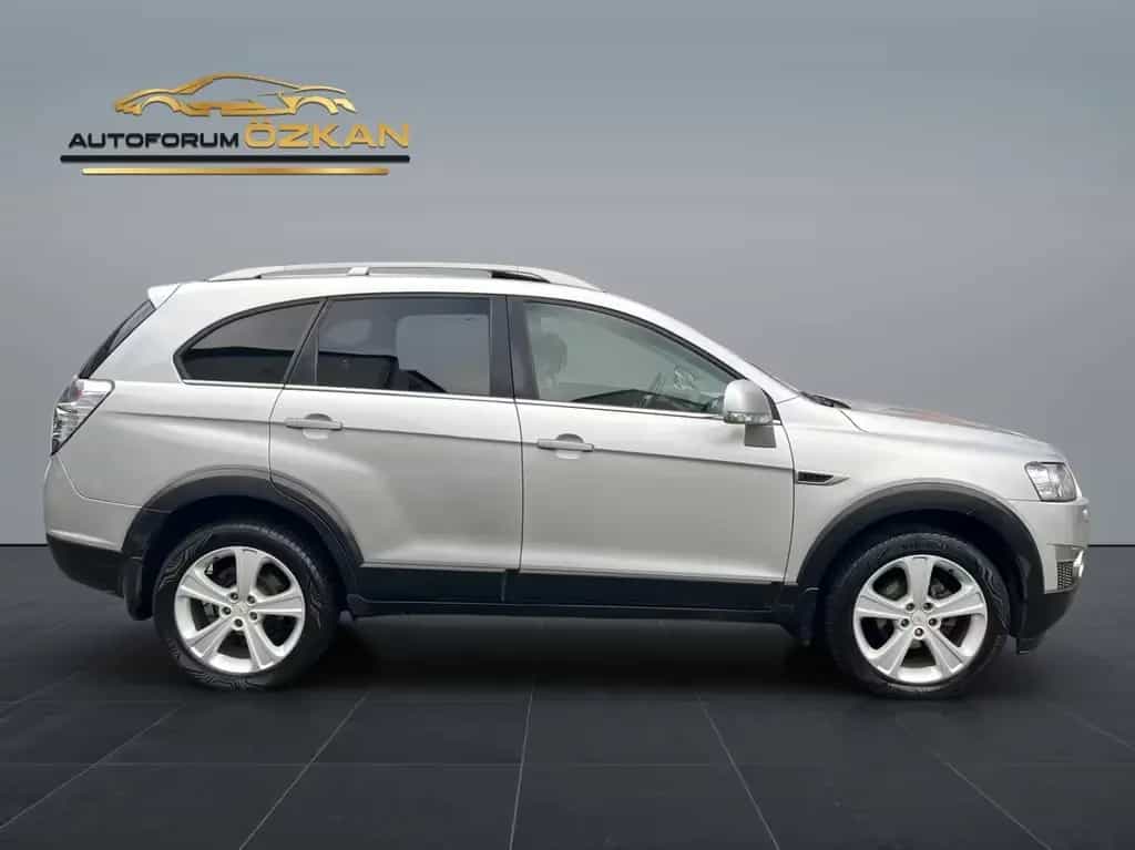 Chevrolet Captiva 2.2 D 7-Sitze Kamera AHK Leder Tempomat 04/2012-photo-3
