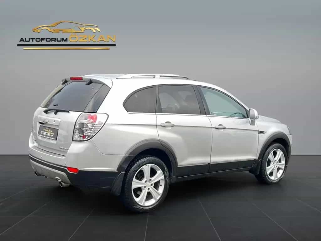 Chevrolet Captiva 2.2 D 7-Sitze Kamera AHK Leder Tempomat 04/2012-photo-4