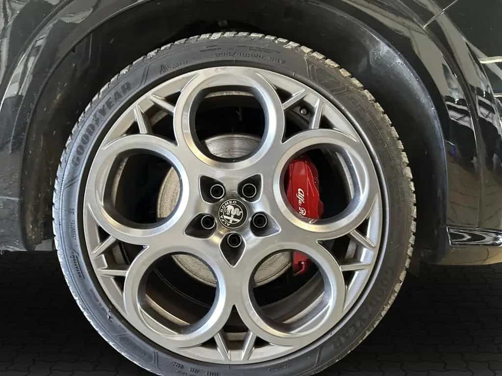 Alfa Romeo Tonale 1.5 VGT Veloce PANO ACC Matrix Kamera 20' 11/2024-photo-14