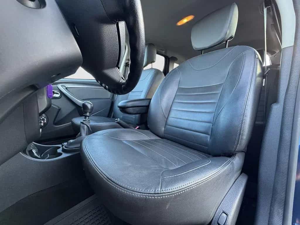 Dacia Duster 1.2 Prestige 4x4 Leder Sitzheiz. Kamera 02/2017-photo-11