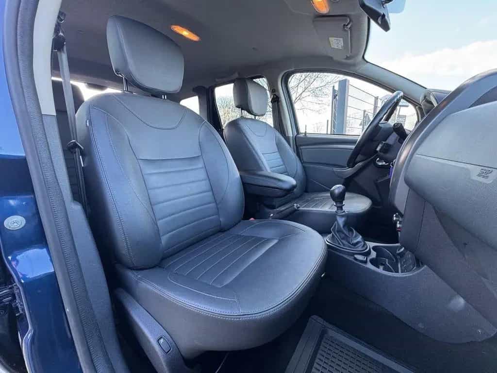 Dacia Duster 1.2 Prestige 4x4 Leder Sitzheiz. Kamera 02/2017-photo-21