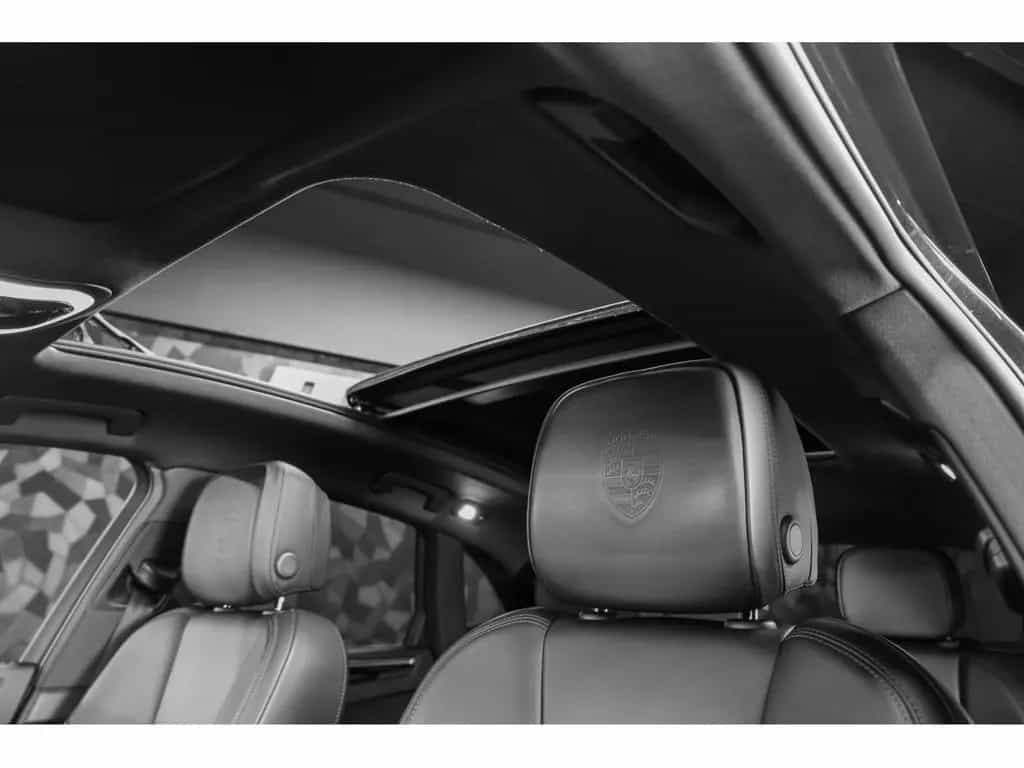 Porsche Macan S 11/2021-photo-16