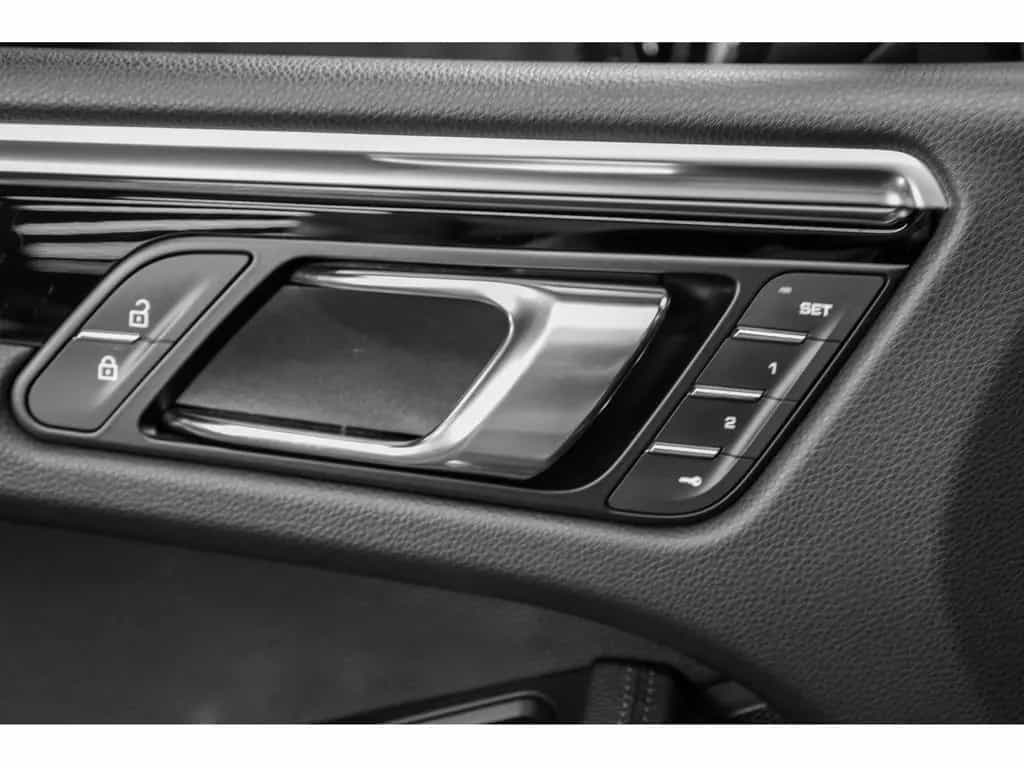 Porsche Macan S 11/2021-photo-19