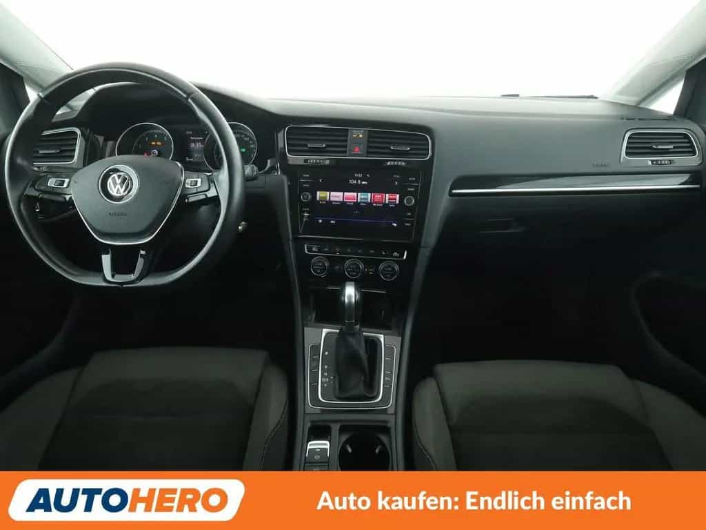 Volkswagen Golf VII 1.4 TSI Highline BM Aut.*LED*PDC*SHZ* 10/2017-photo-11