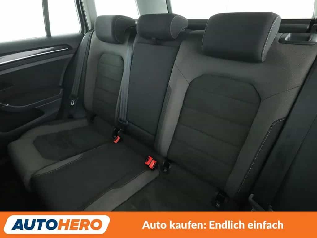 Volkswagen Golf VII 1.4 TSI Highline BM Aut.*LED*PDC*SHZ* 10/2017-photo-13