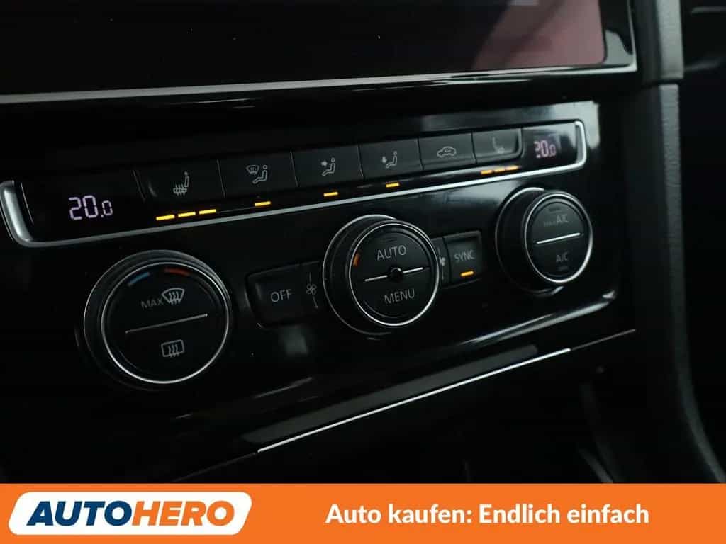 Volkswagen Golf VII 1.4 TSI Highline BM Aut.*LED*PDC*SHZ* 10/2017-photo-23