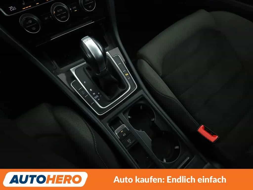 Volkswagen Golf VII 1.4 TSI Highline BM Aut.*LED*PDC*SHZ* 10/2017-photo-25