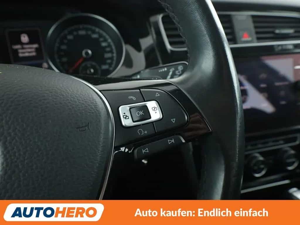 Volkswagen Golf VII 1.4 TSI Highline BM Aut.*LED*PDC*SHZ* 10/2017-photo-26