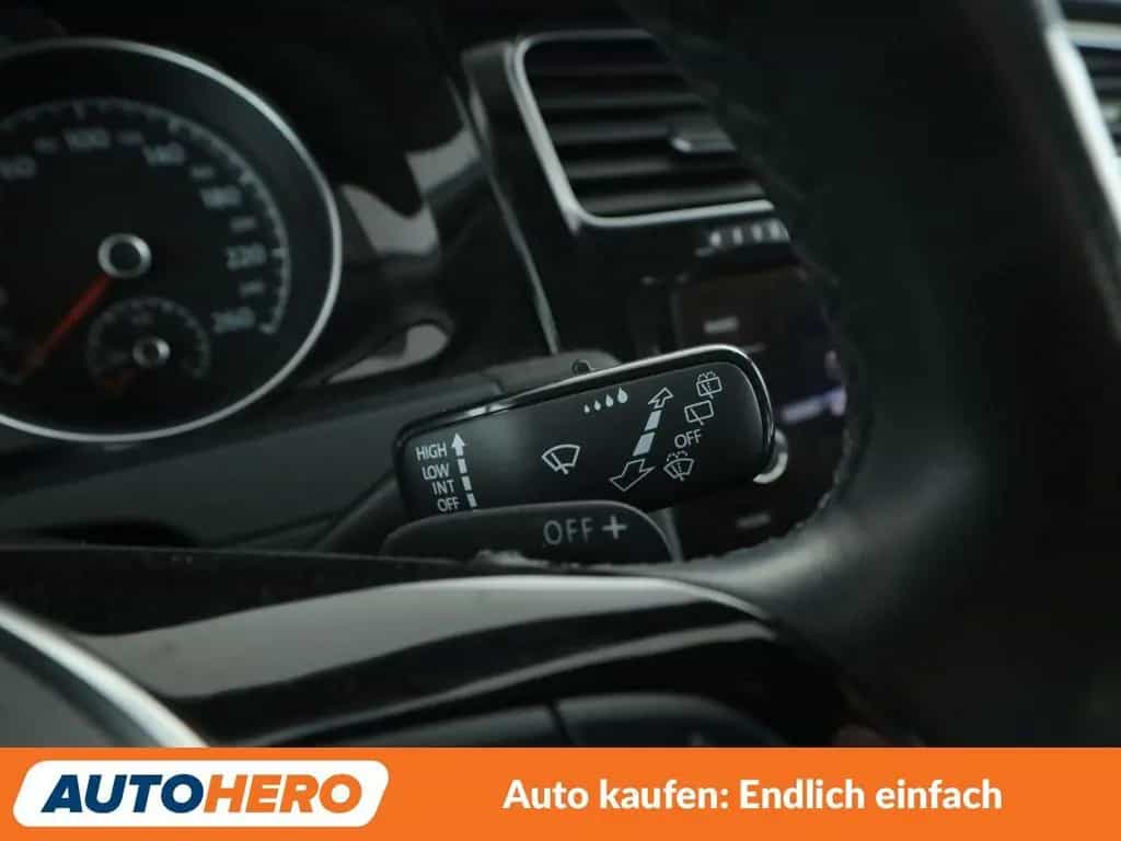 Volkswagen Golf VII 1.4 TSI Highline BM Aut.*LED*PDC*SHZ* 10/2017-photo-28