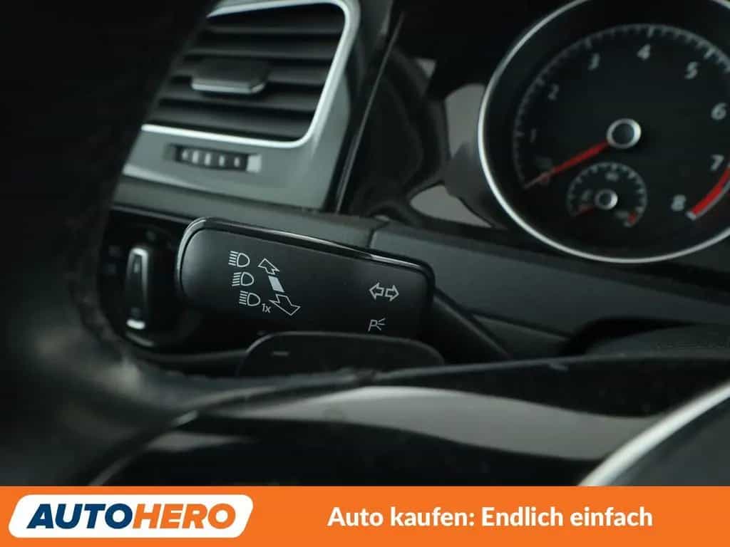 Volkswagen Golf VII 1.4 TSI Highline BM Aut.*LED*PDC*SHZ* 10/2017-photo-29