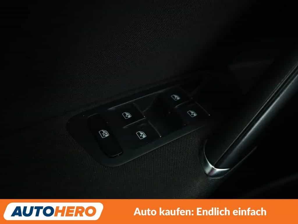 Volkswagen Golf VII 1.4 TSI Highline BM Aut.*LED*PDC*SHZ* 10/2017-photo-30
