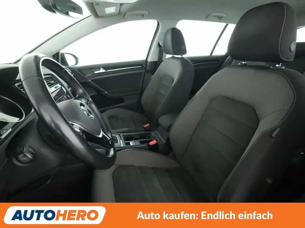 Volkswagen Golf VII 1.4 TSI Highline BM Aut.*LED*PDC*SHZ* 10/2017-photo-9