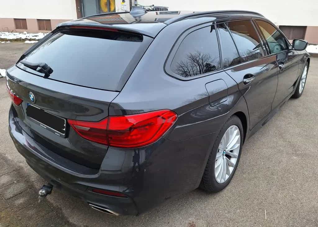 BMW 5 Series 520d Touring A - 05/2018-photo-2