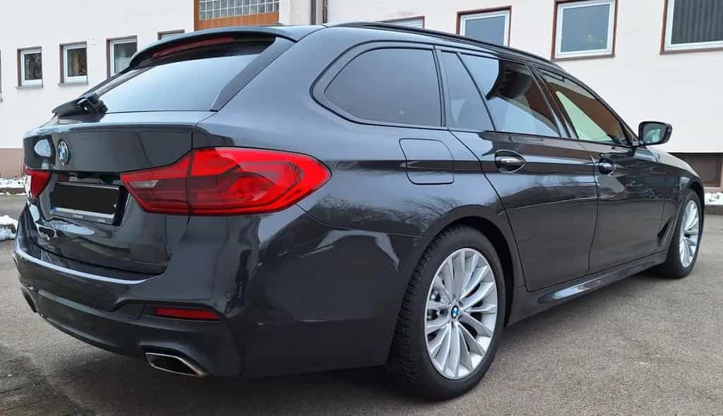BMW 5 Series 520d Touring A - 05/2018-photo-3