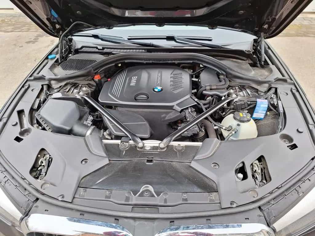 BMW 5 Series 520d Touring A - 05/2018-photo-8