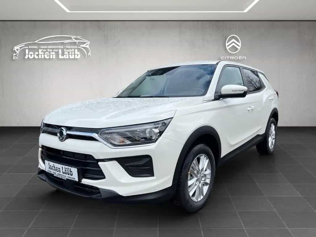 KGM Korando Nomad 2WD null-photo-0