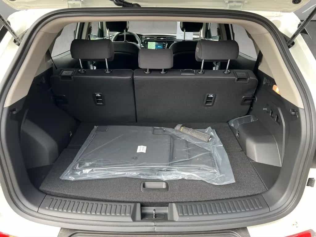 KGM Korando Nomad 2WD null-photo-16