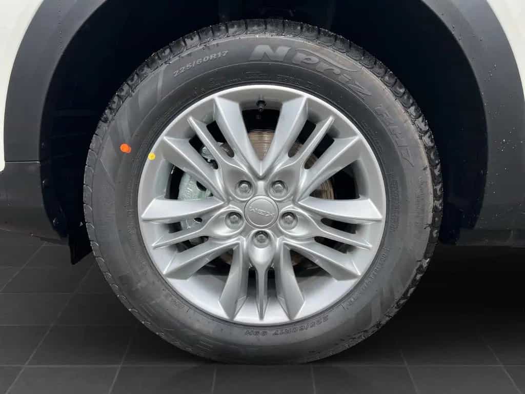 KGM Korando Nomad 2WD null-photo-18