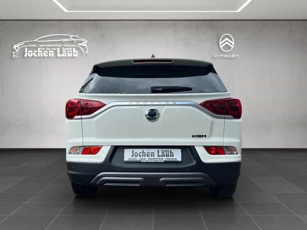 KGM Korando Nomad 2WD null-photo-3