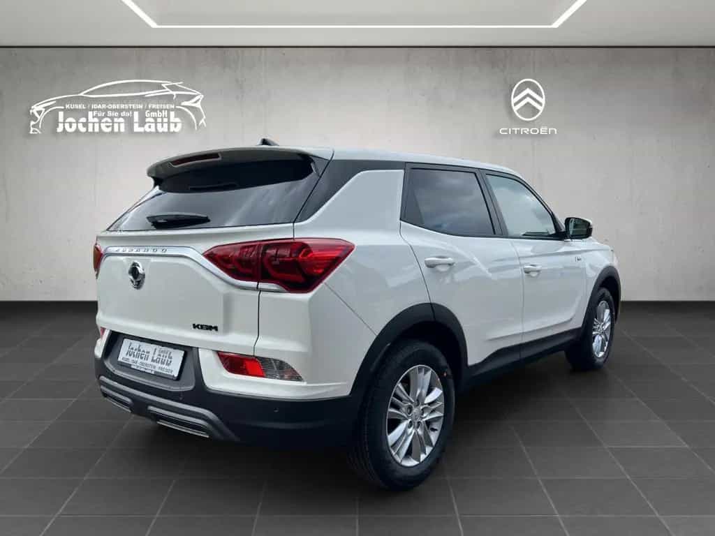 KGM Korando Nomad 2WD null-photo-4