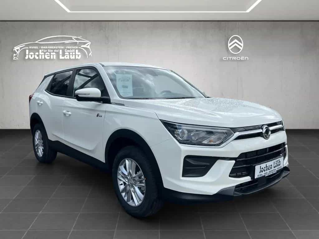 KGM Korando Nomad 2WD null-photo-6
