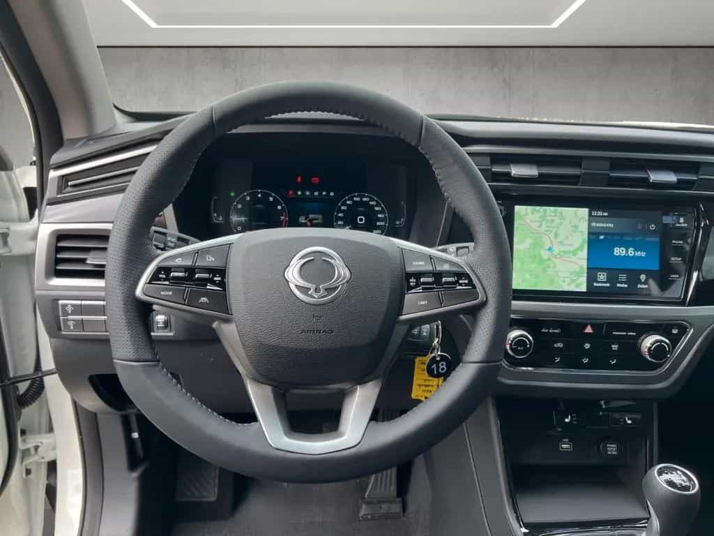 KGM Korando Nomad 2WD null-photo-9