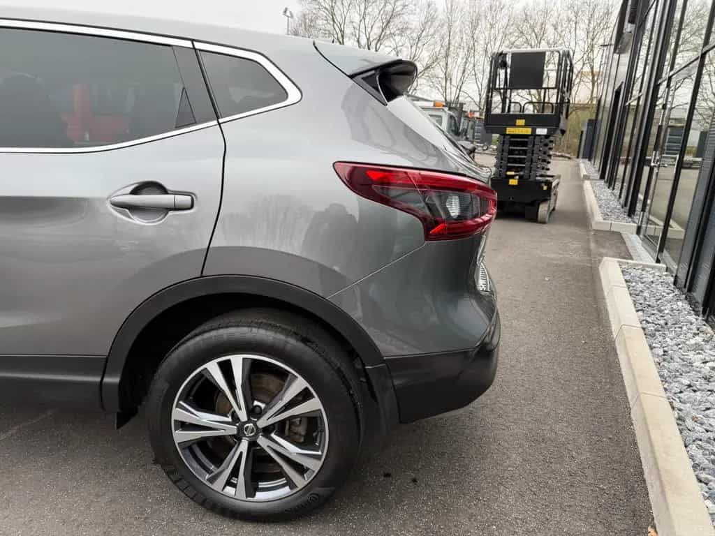 Nissan Qashqai N-Connecta*NAVI*CAM*PDC*SHZ*FSP*TÜV NEU* 11/2018-photo-20