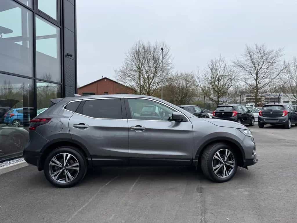 Nissan Qashqai N-Connecta*NAVI*CAM*PDC*SHZ*FSP*TÜV NEU* 11/2018-photo-28