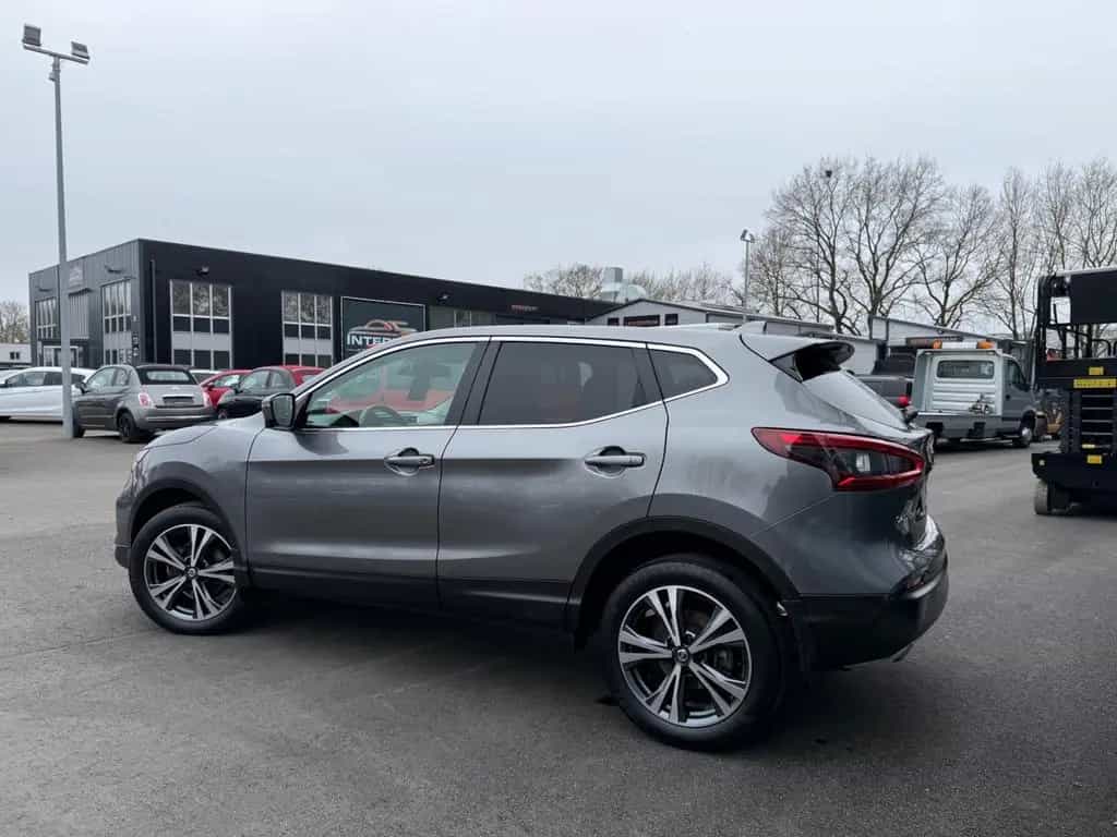 Nissan Qashqai N-Connecta*NAVI*CAM*PDC*SHZ*FSP*TÜV NEU* 11/2018-photo-32