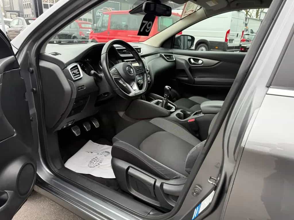 Nissan Qashqai N-Connecta*NAVI*CAM*PDC*SHZ*FSP*TÜV NEU* 11/2018-photo-6