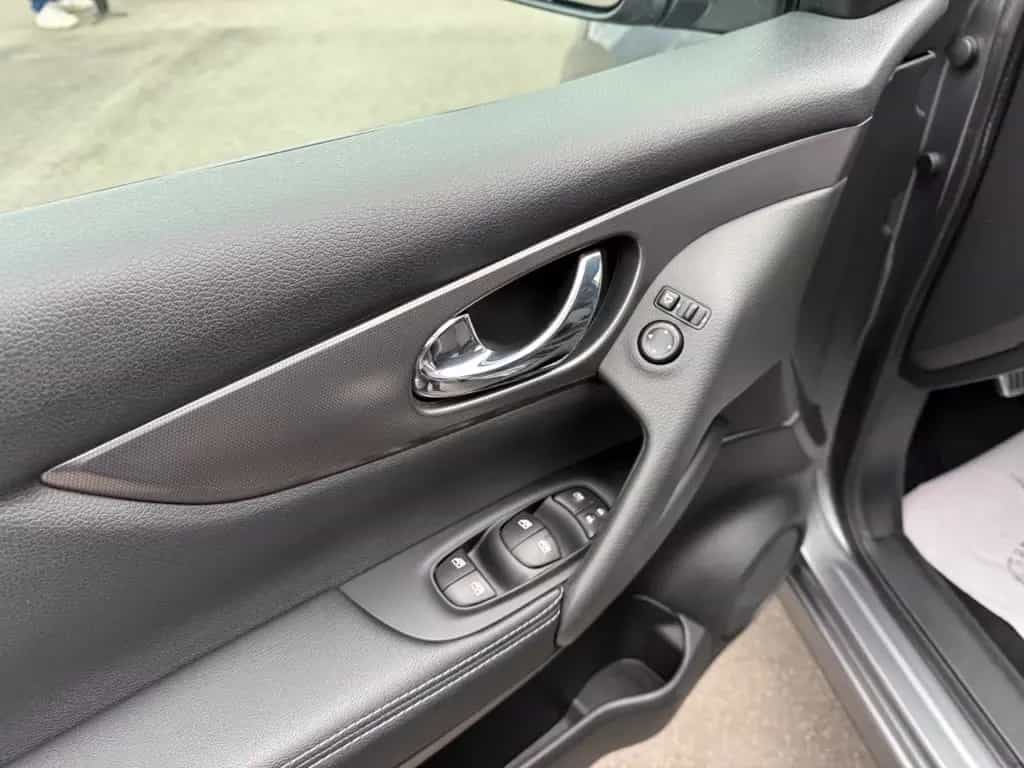 Nissan Qashqai N-Connecta*NAVI*CAM*PDC*SHZ*FSP*TÜV NEU* 11/2018-photo-8