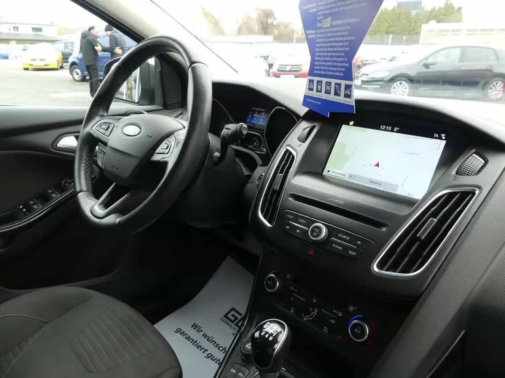 Ford Focus Turnier Titanium"80TKM" 03/2018-photo-11